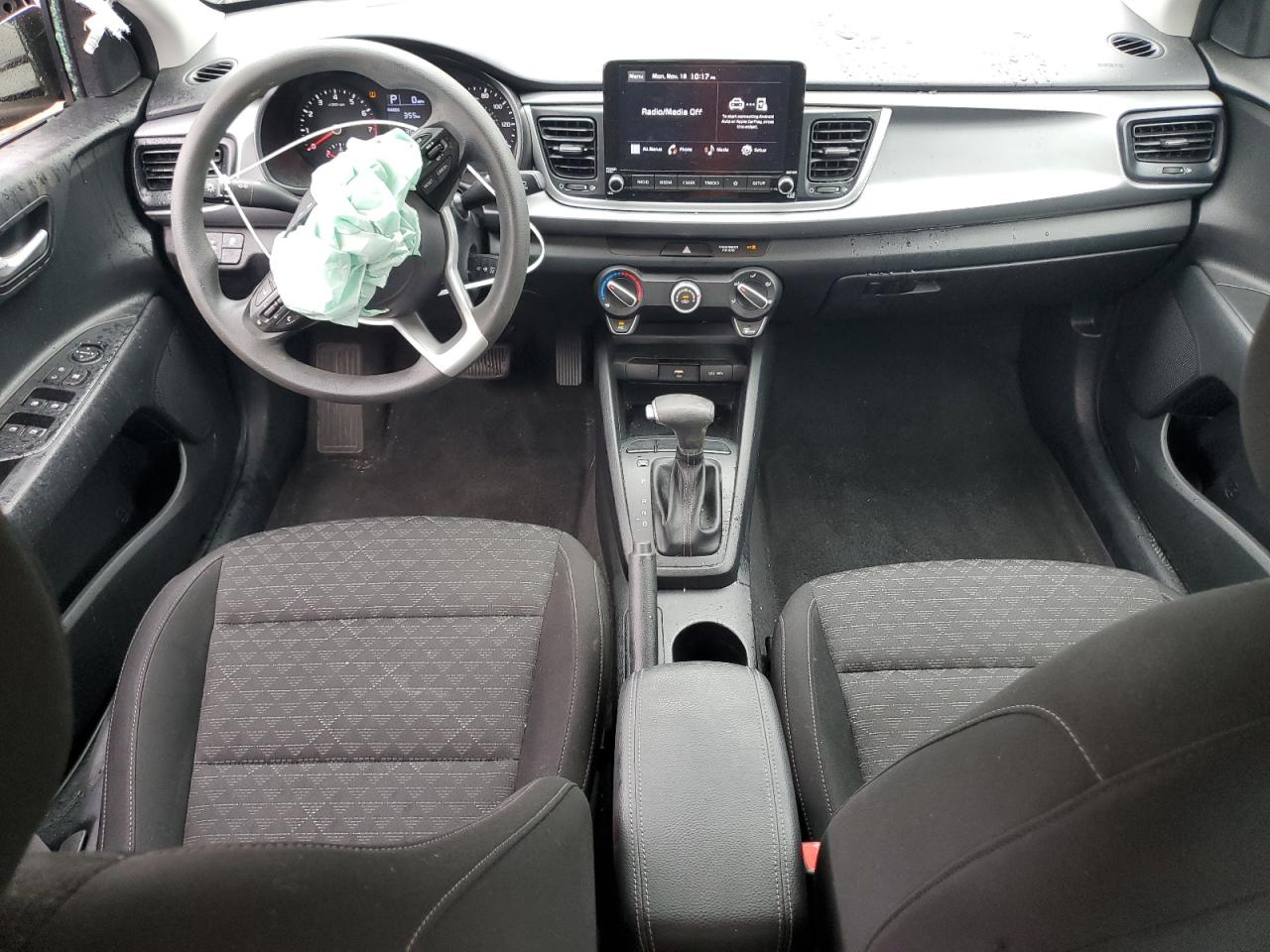 2022 Kia Rio - Image 8