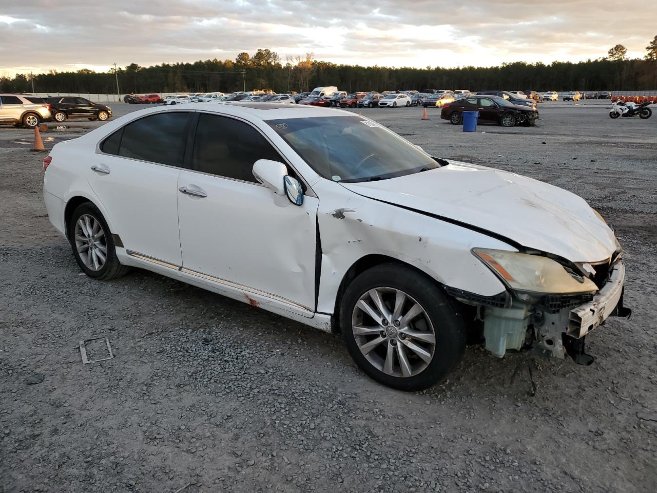 2010 Lexus ES - Image 4