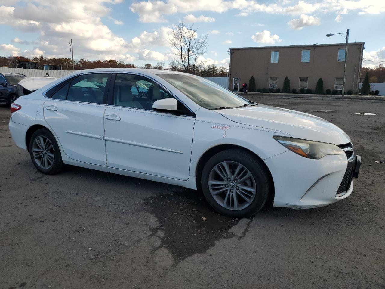 2016 Toyota Camry - Image 4