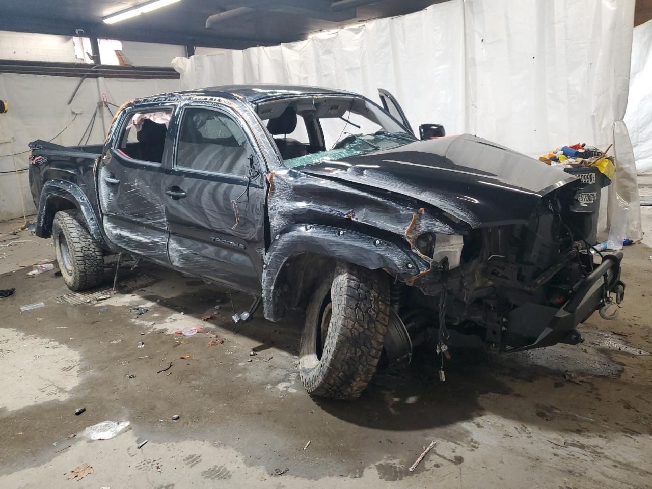 2017 Toyota Tacoma - Image 4