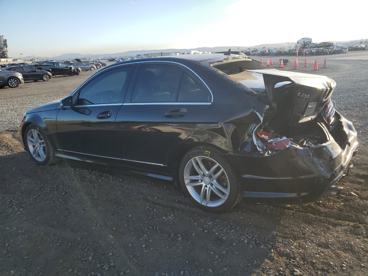 VIN WDDGF4HBXDR267289 2013 MERCEDES-BENZ C-CLASS no.2