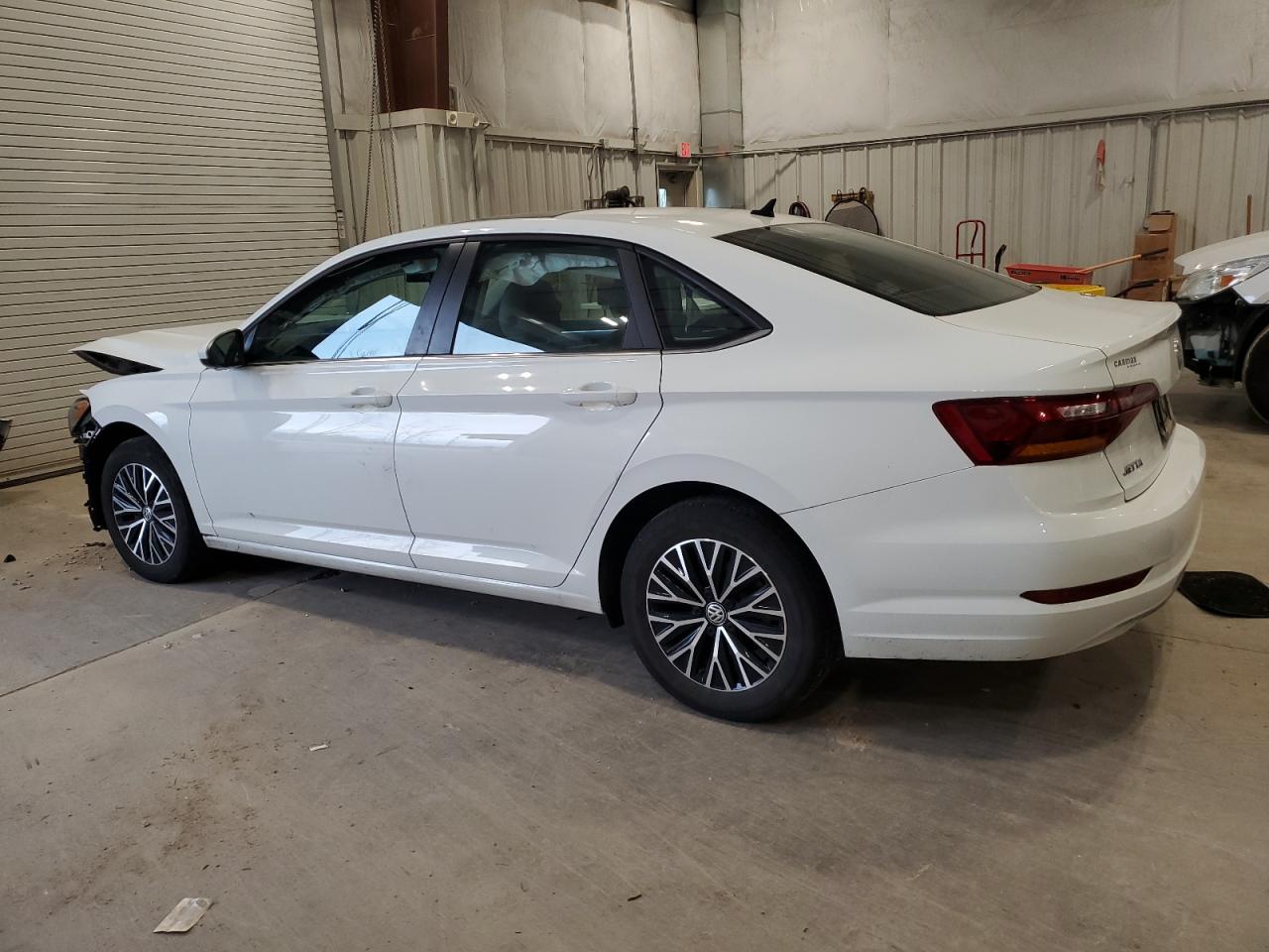 2019 Volkswagen Jetta - Image 2