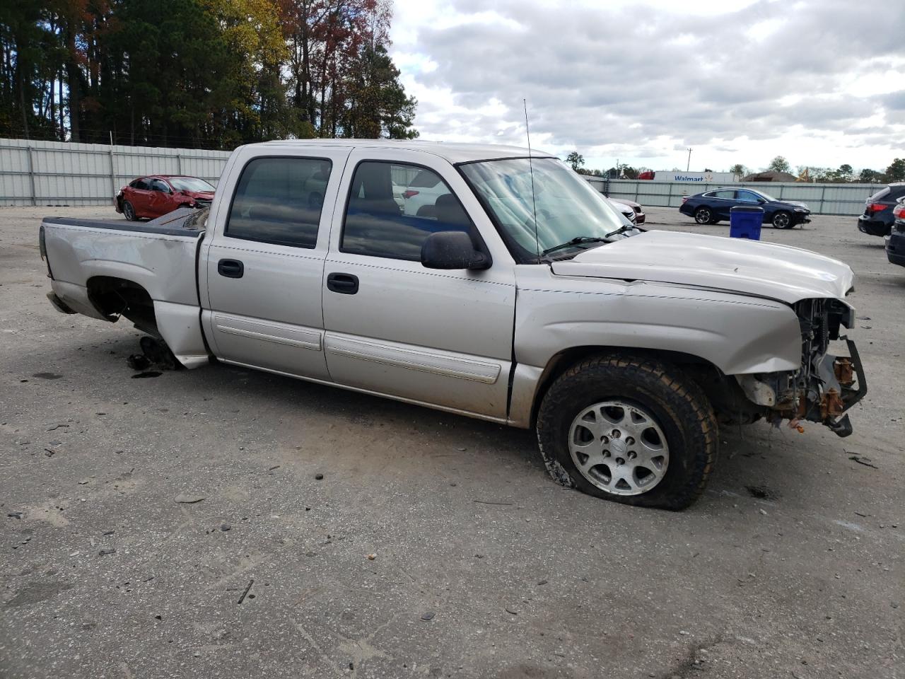 2005 Chevrolet Silverado - Image 4