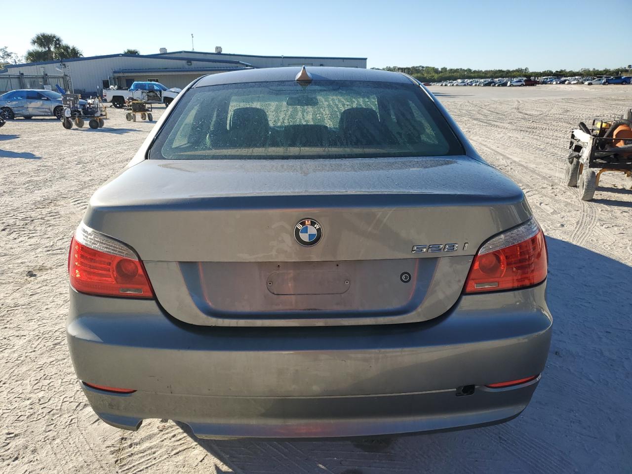 2010 BMW 528 Xi VIN: WBANV1C52AC389533 Lot: 81743614