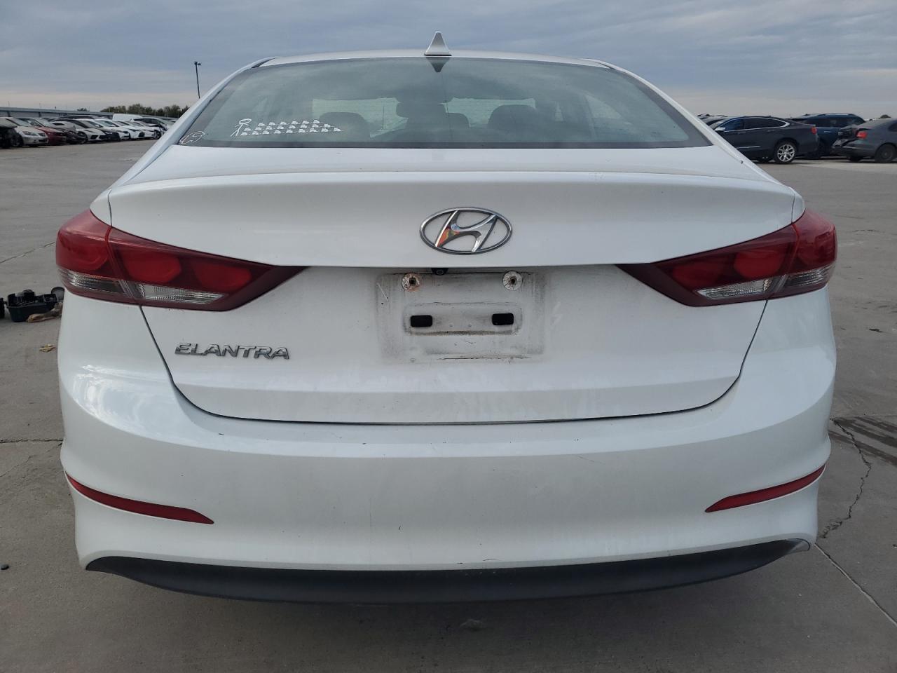 2017 Hyundai Elantra - Image 6