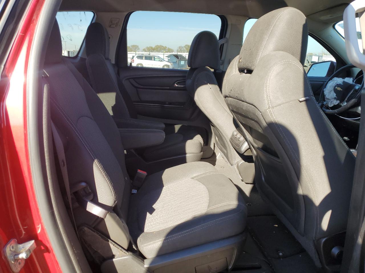 2014 Chevrolet Traverse - Image 11