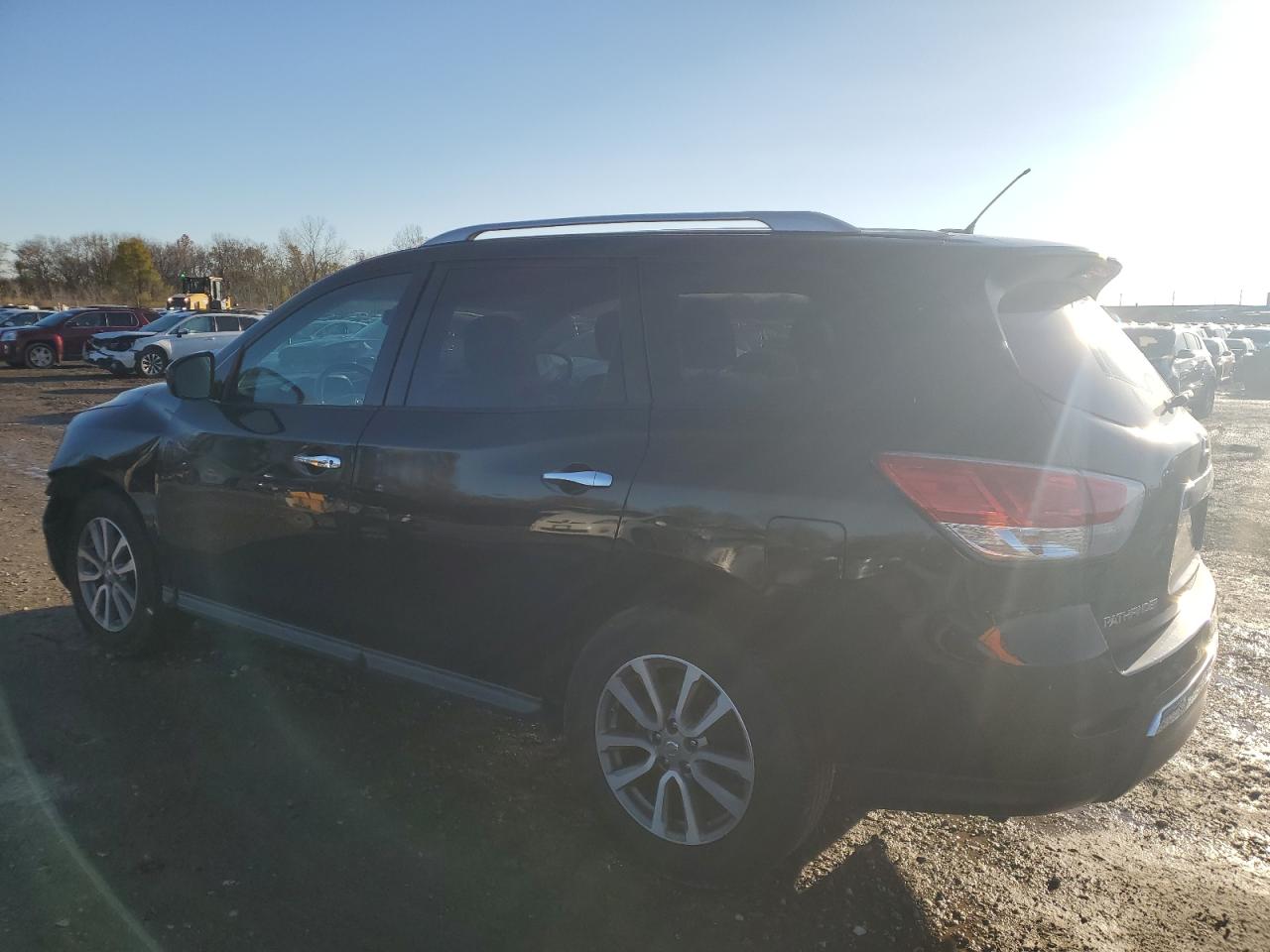 VIN 5N1AR2MN1GC615298 2016 NISSAN PATHFINDER no.2