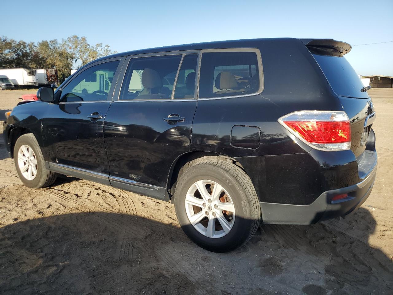 VIN 5TDZK3EH1DS126713 2013 TOYOTA HIGHLANDER no.2