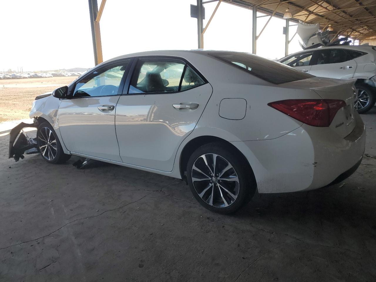 VIN 5YFBURHE8JP820643 2018 TOYOTA COROLLA no.2