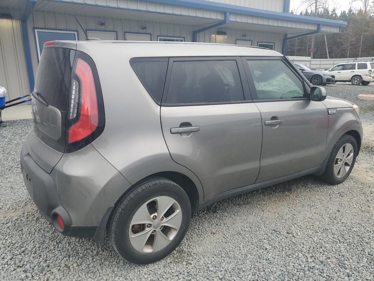 VIN KNDJN2A23F7119758 2015 KIA SOUL no.3