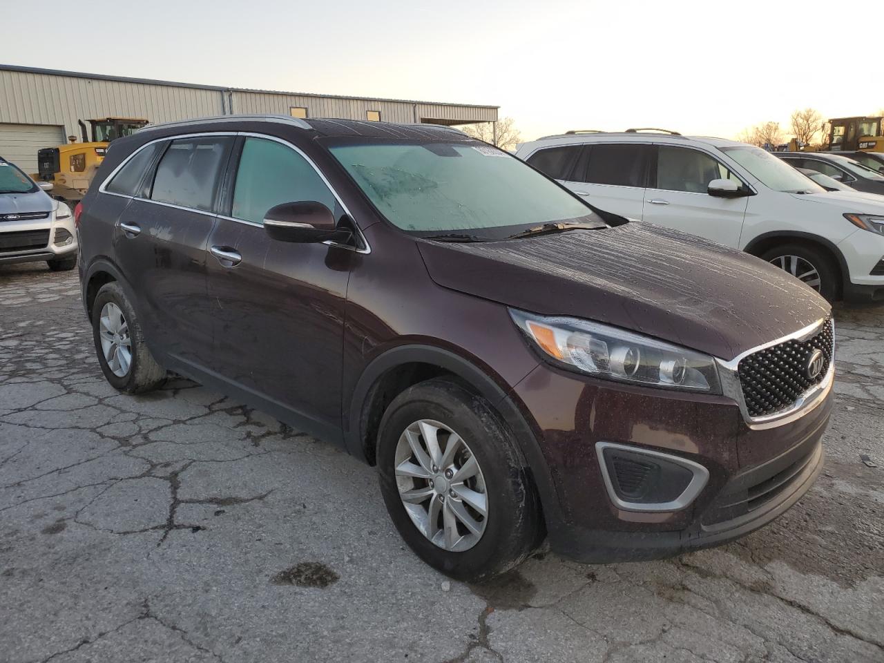 VIN 5XYPG4A3XGG067607 2016 KIA SORENTO no.4