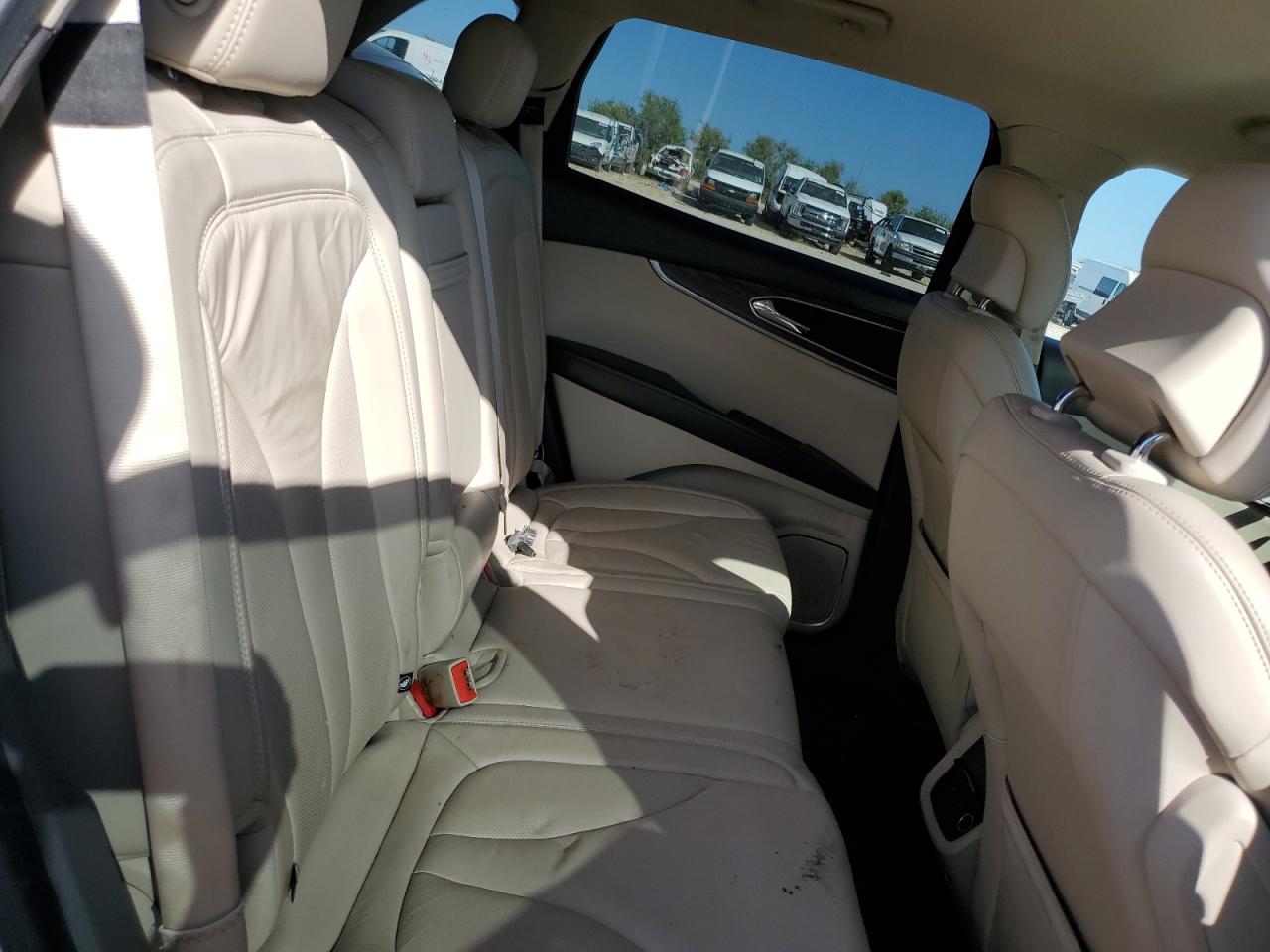 2017 Lincoln MKX - Image 11