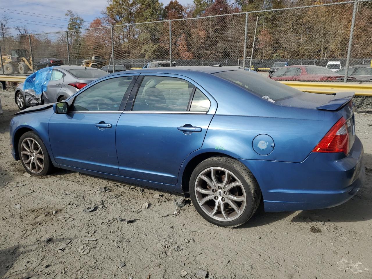 2010 Ford Fusion - Image 2