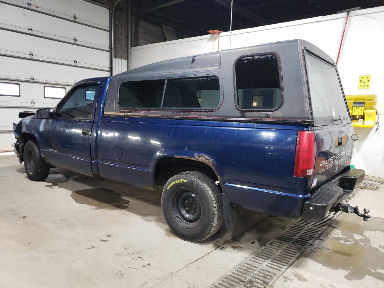 1998 Chevrolet GMT-400 - Image 2