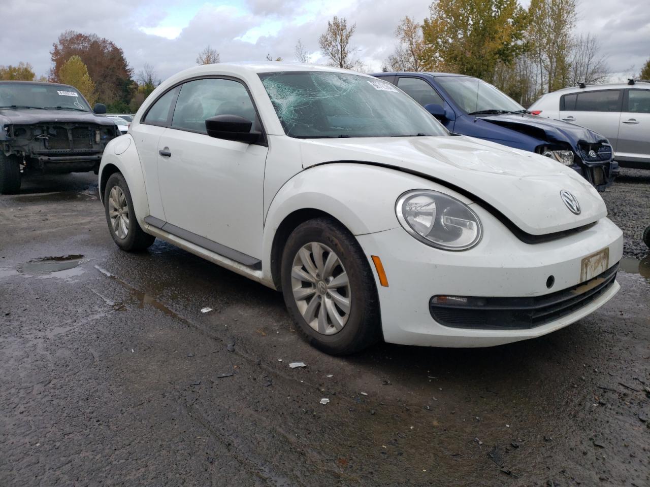 VIN 3VWF17AT2FM629979 2015 VOLKSWAGEN BEETLE no.4