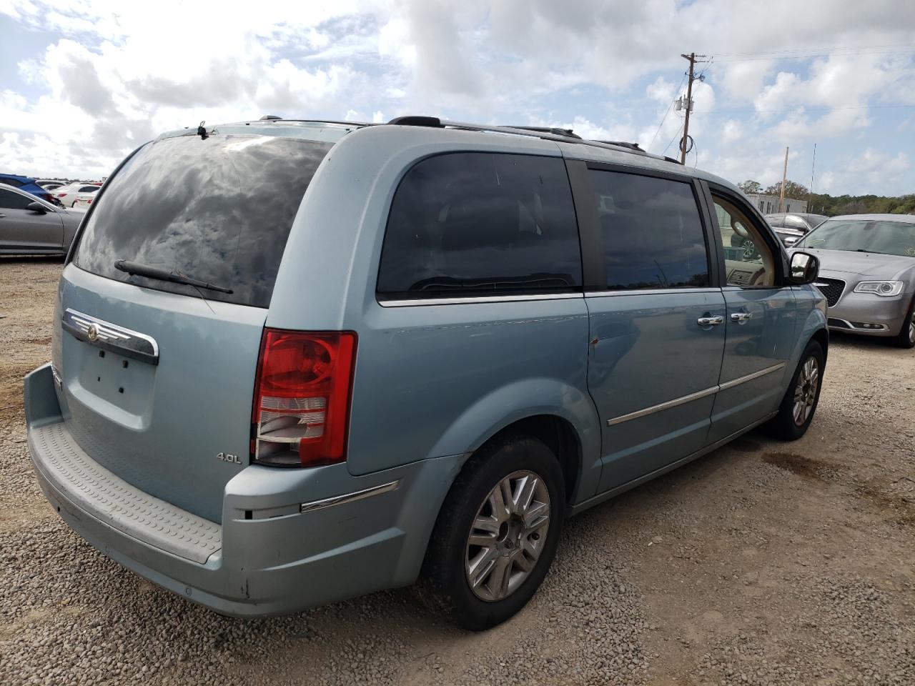 2008 Chrysler Town & Country - Image 3