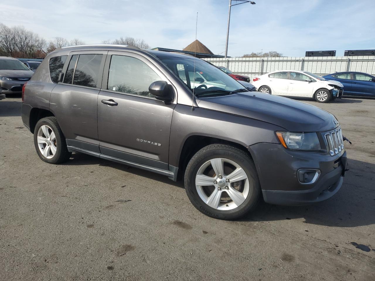 VIN 1C4NJCEA9FD164872 2015 JEEP COMPASS no.4