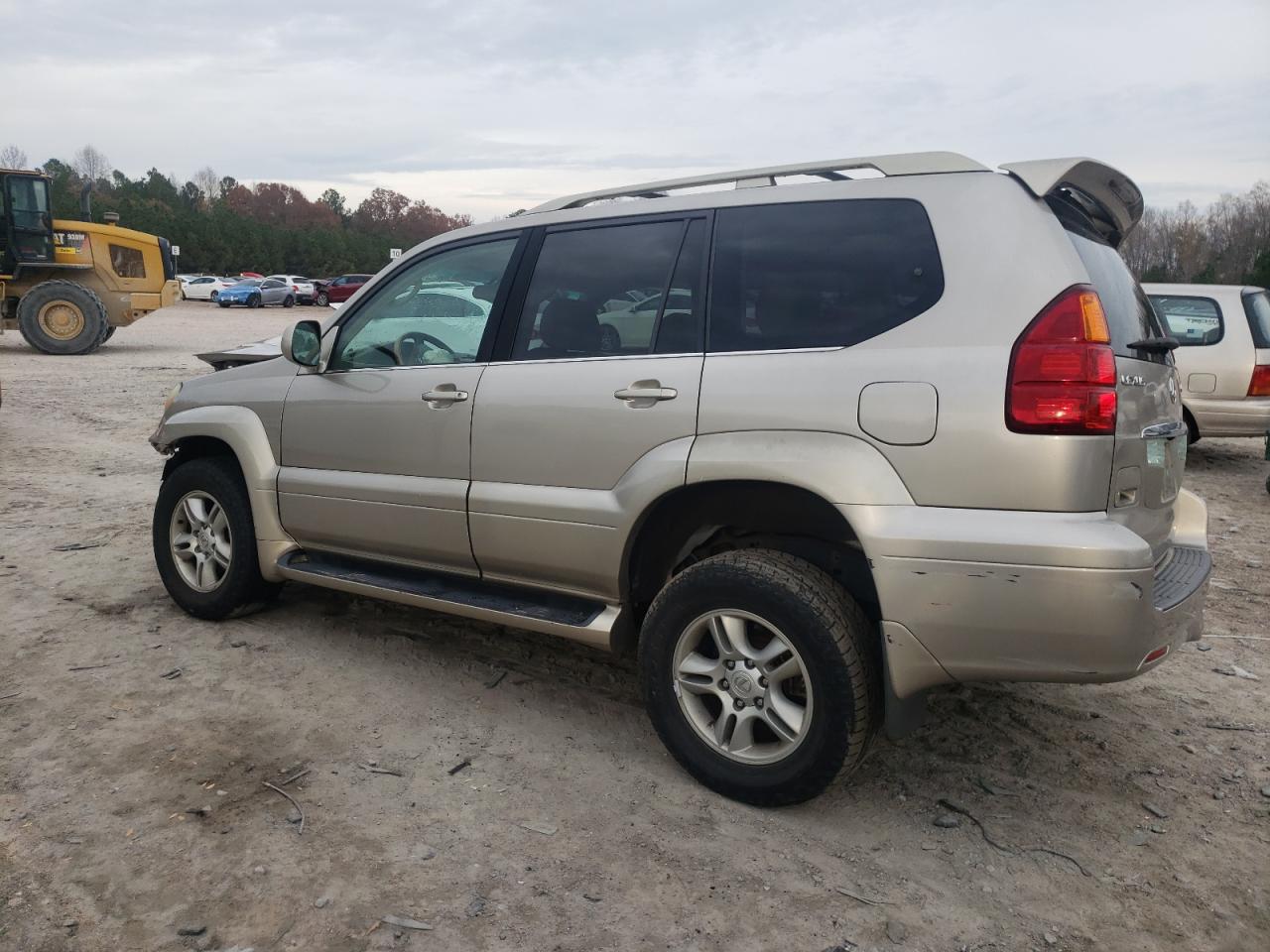 2004 Lexus GX - Image 2
