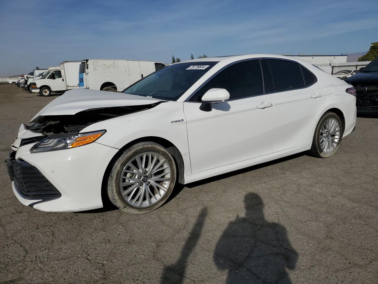 VIN 4T1B21HK9JU009705 2018 TOYOTA CAMRY no.1