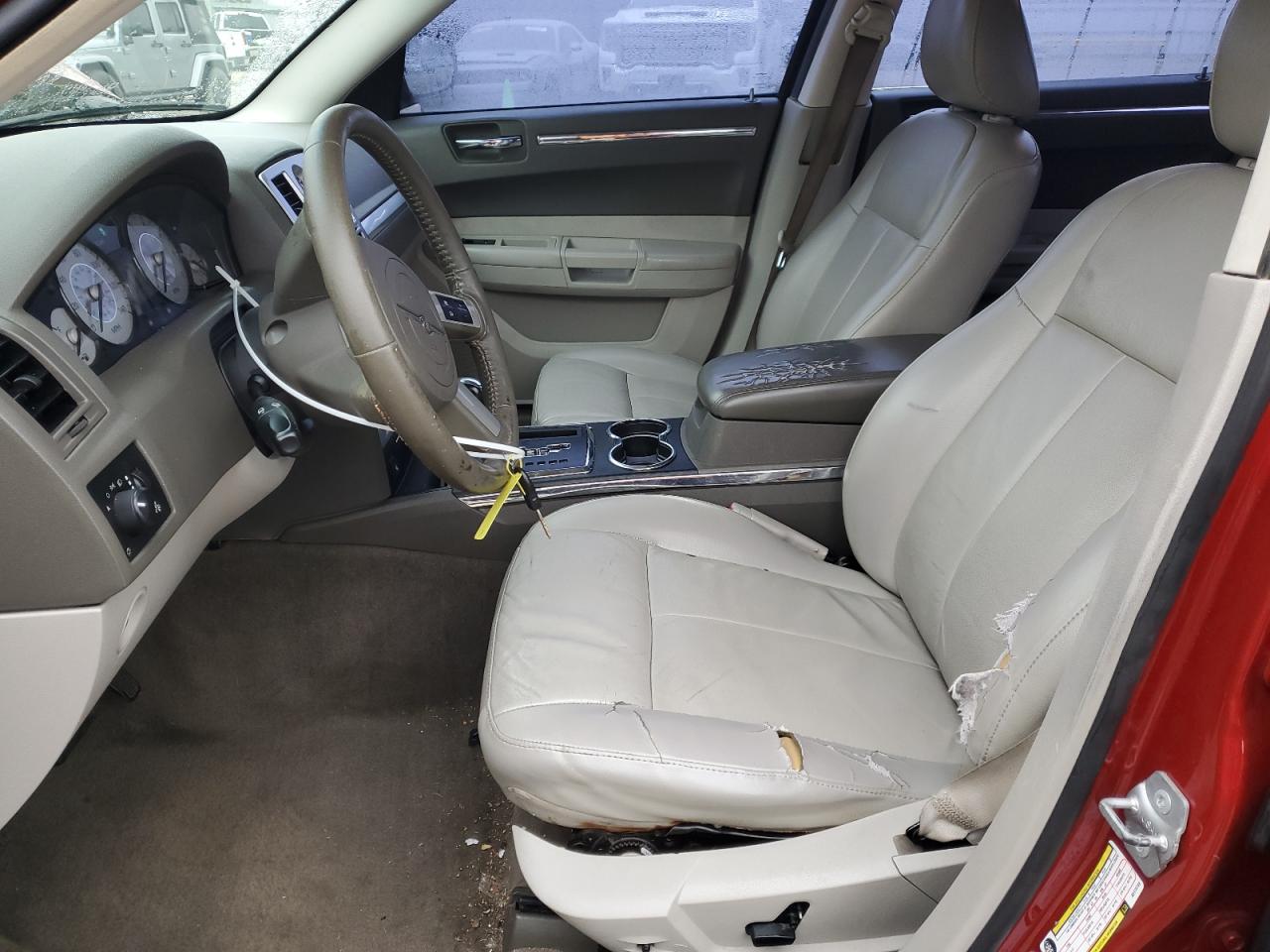 2010 Chrysler 300 - Image 7