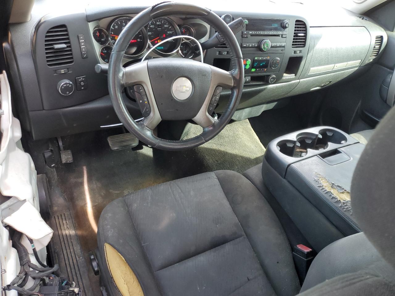 2011 Chevrolet Silverado - Image 8