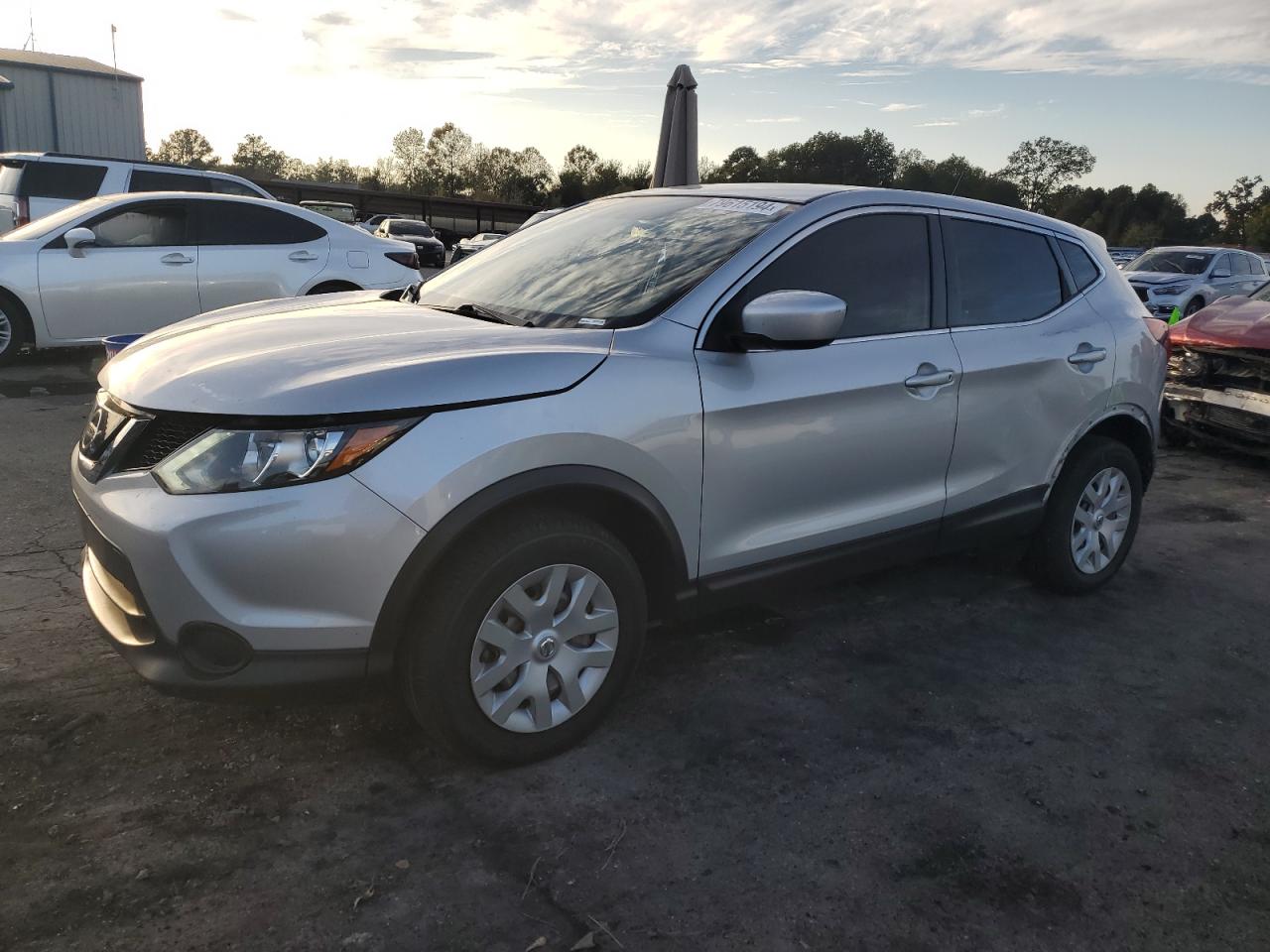 2019 Nissan Rogue - Image 1