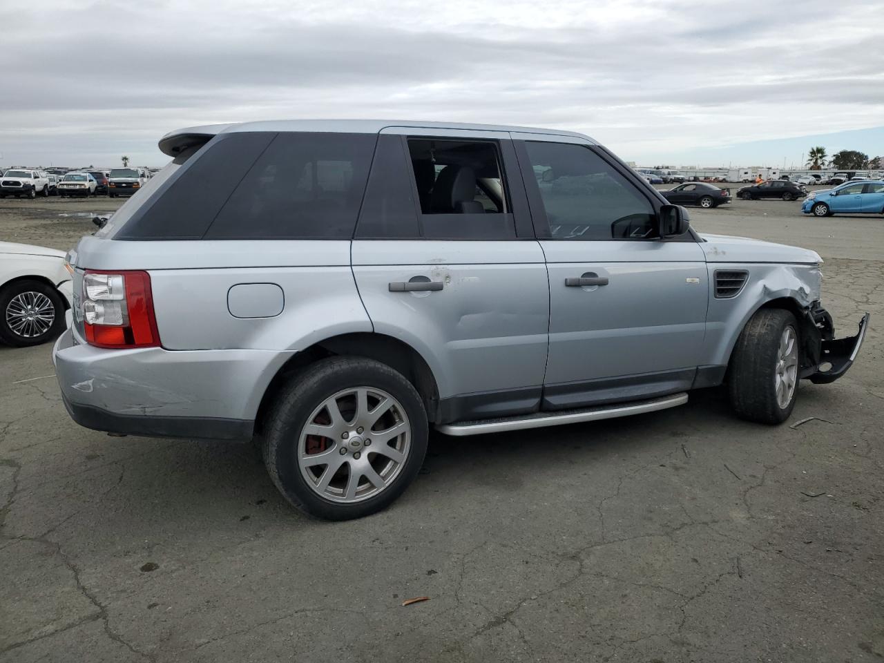 2009 Land Rover Range Rover - Image 3