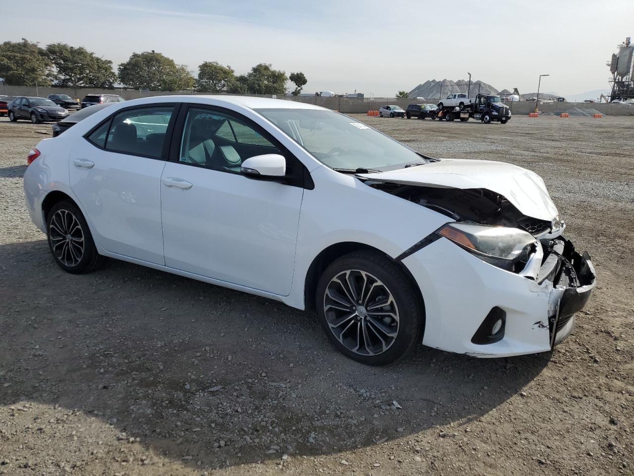 VIN 5YFBURHEXFP359646 2015 TOYOTA COROLLA no.4