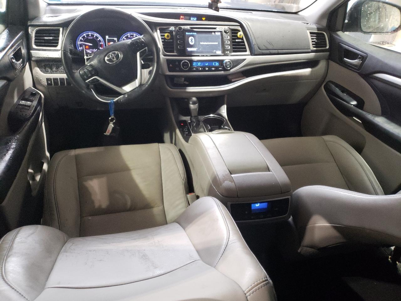 2019 Toyota Highlander - Image 8