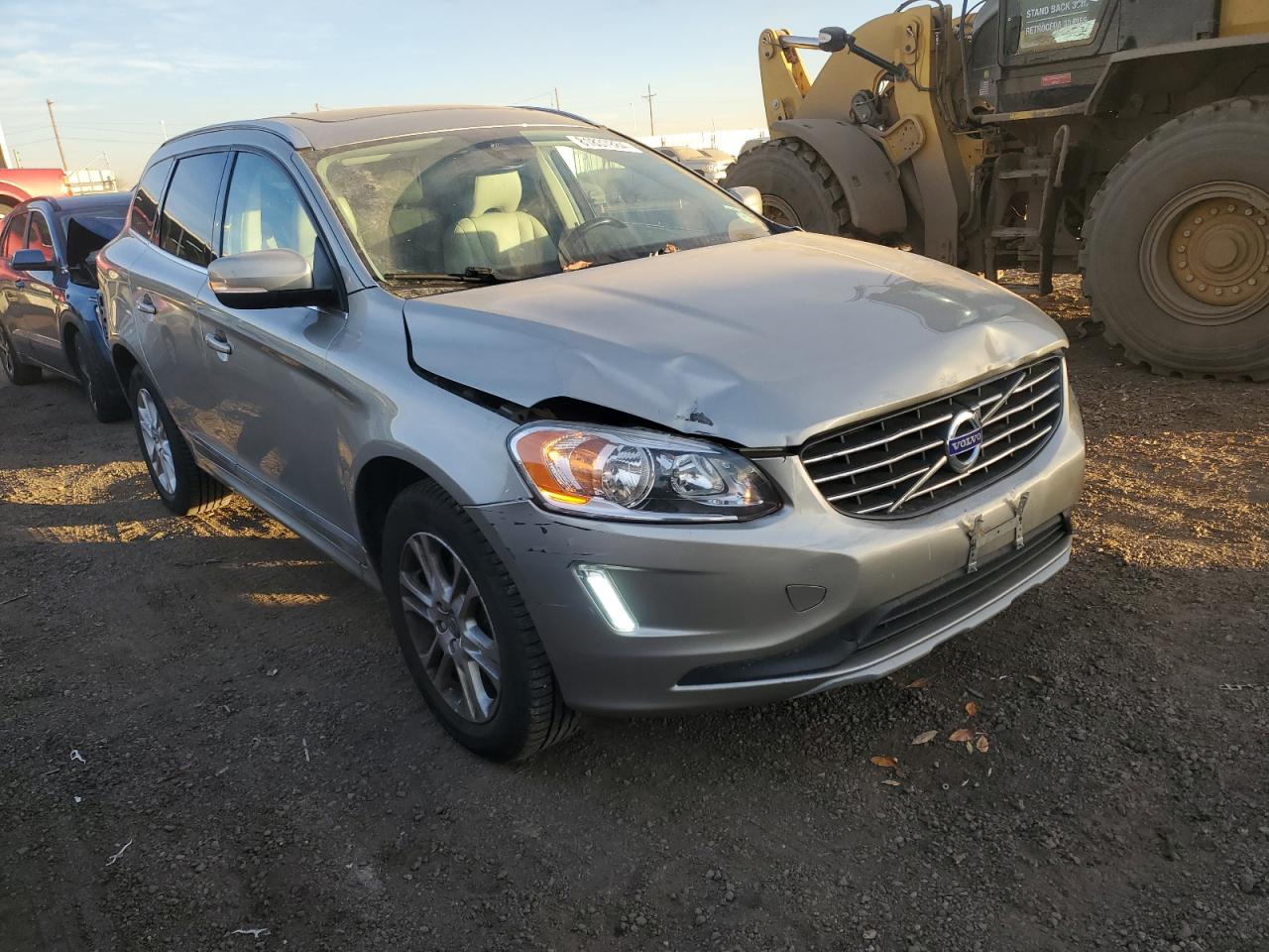 VIN YV4612RK7G2812477 2016 VOLVO XC60 no.4