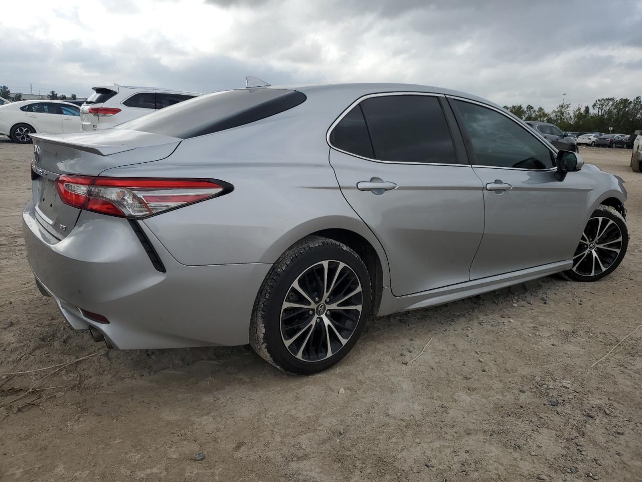 VIN 4T1B11HK2KU221687 2019 TOYOTA CAMRY no.3