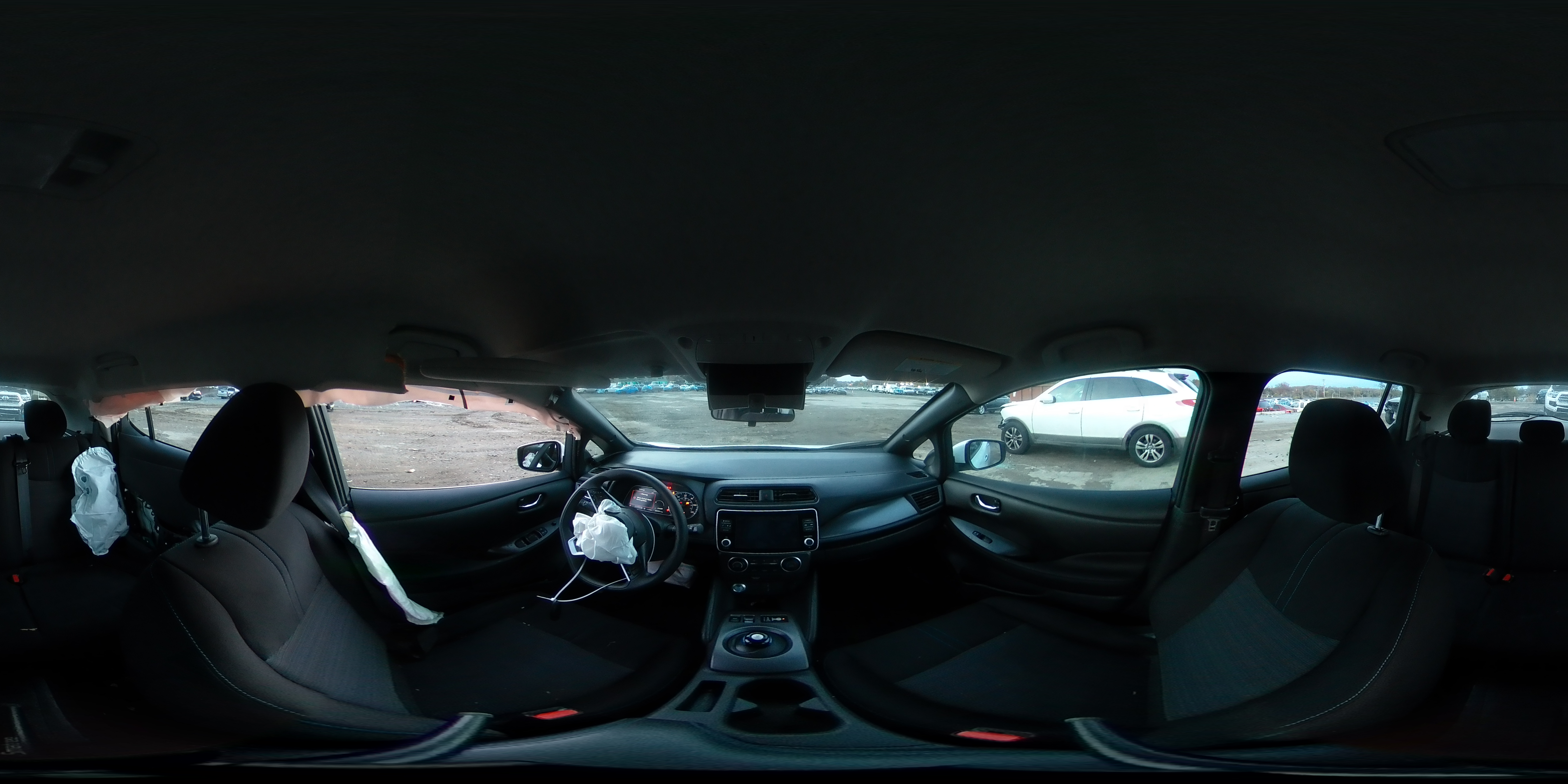 2022 Nissan Leaf - Image 13