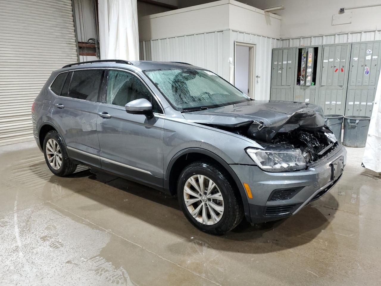 2018 Volkswagen Tiguan - Image 4