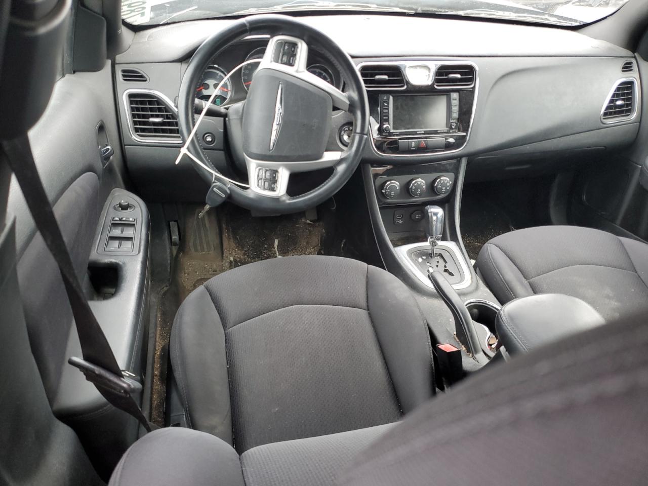 2013 Chrysler 200 - Image 8