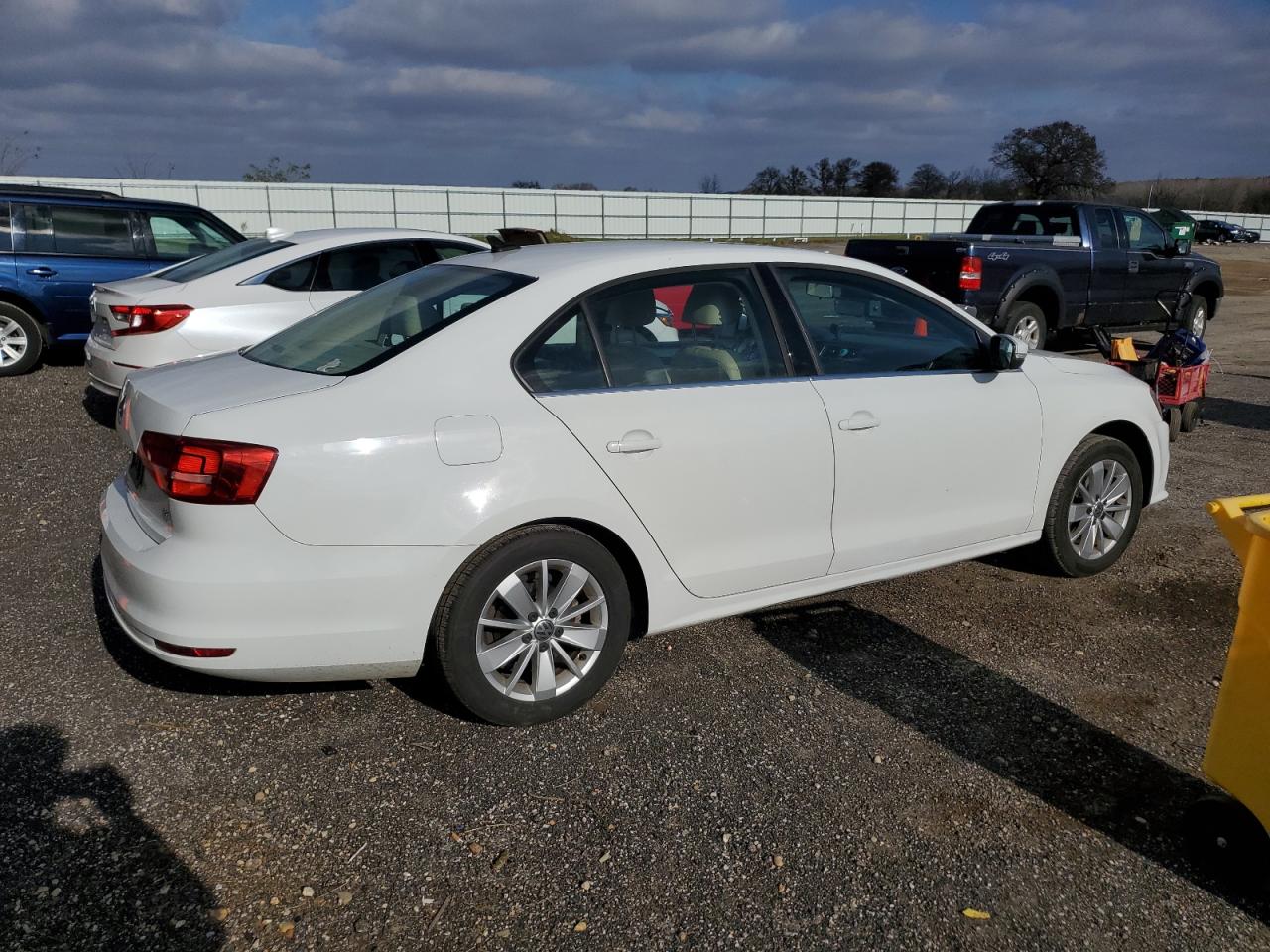 2015 Volkswagen Jetta - Image 3