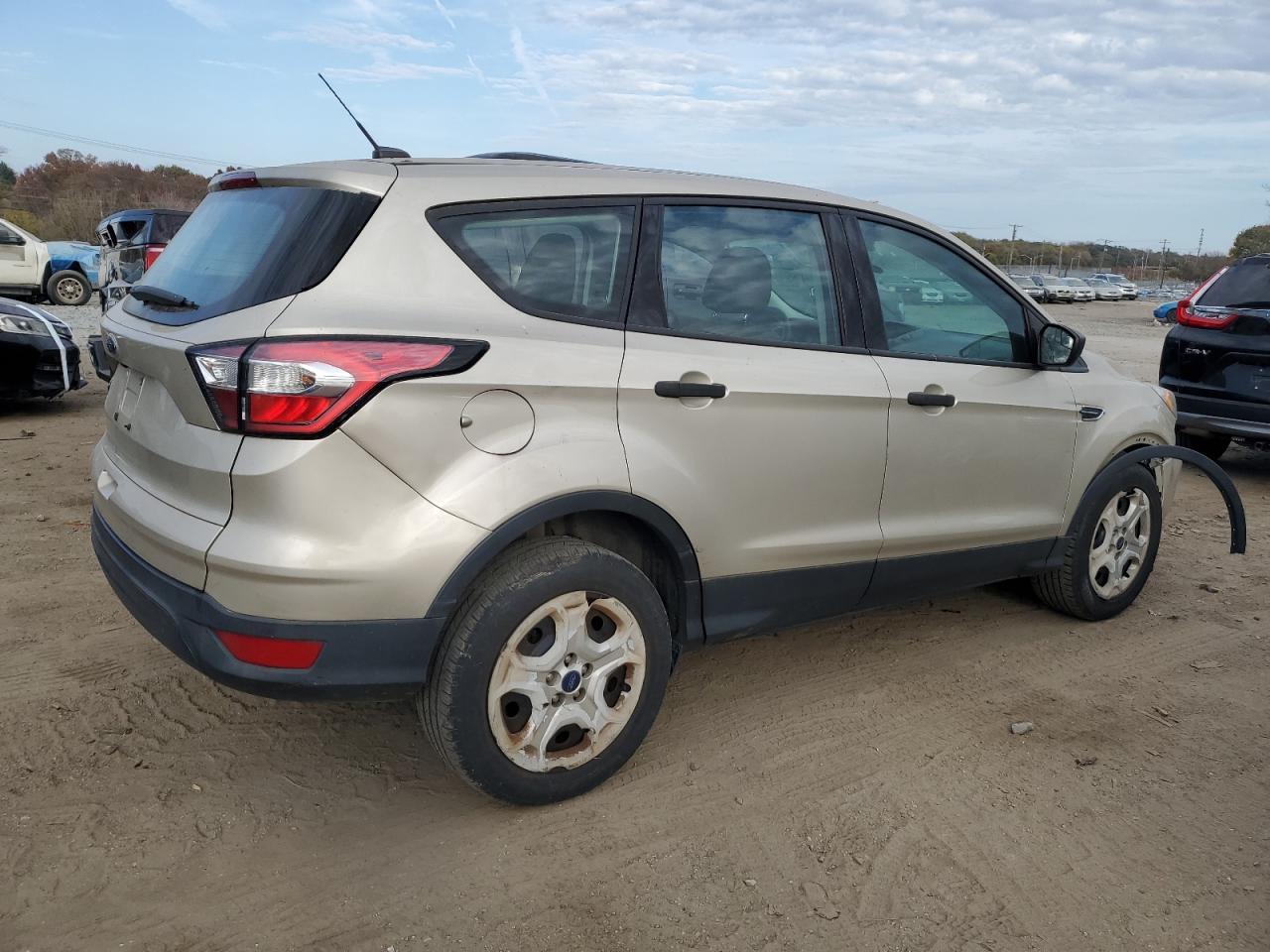 VIN 1FMCU0F7XHUD91437 2017 FORD ESCAPE no.3