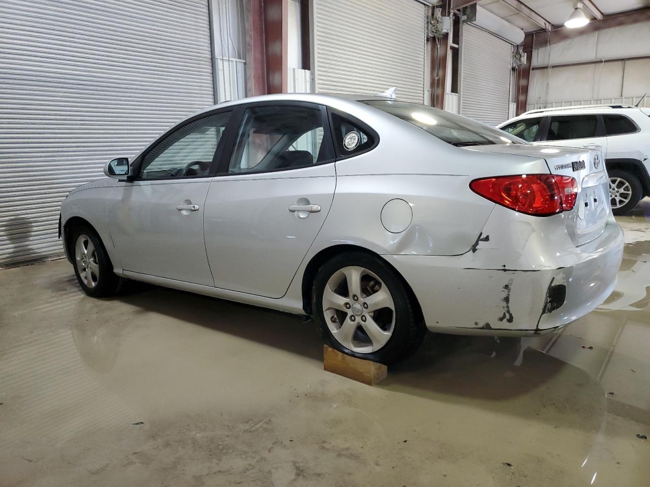 2009 Hyundai Elantra - Image 2