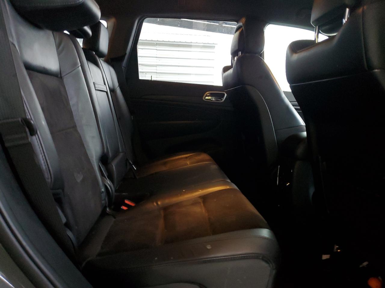 2020 Jeep Grand Cherokee - Image 11