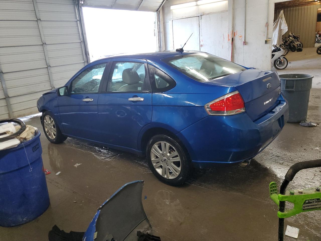 2010 Ford Focus - Image 2