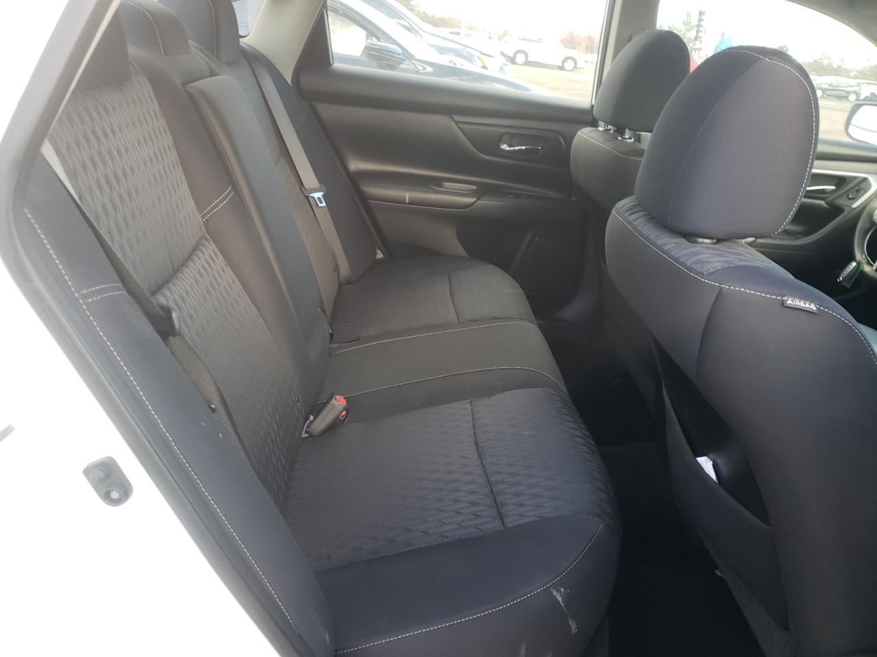 2017 Nissan Altima - Image 11