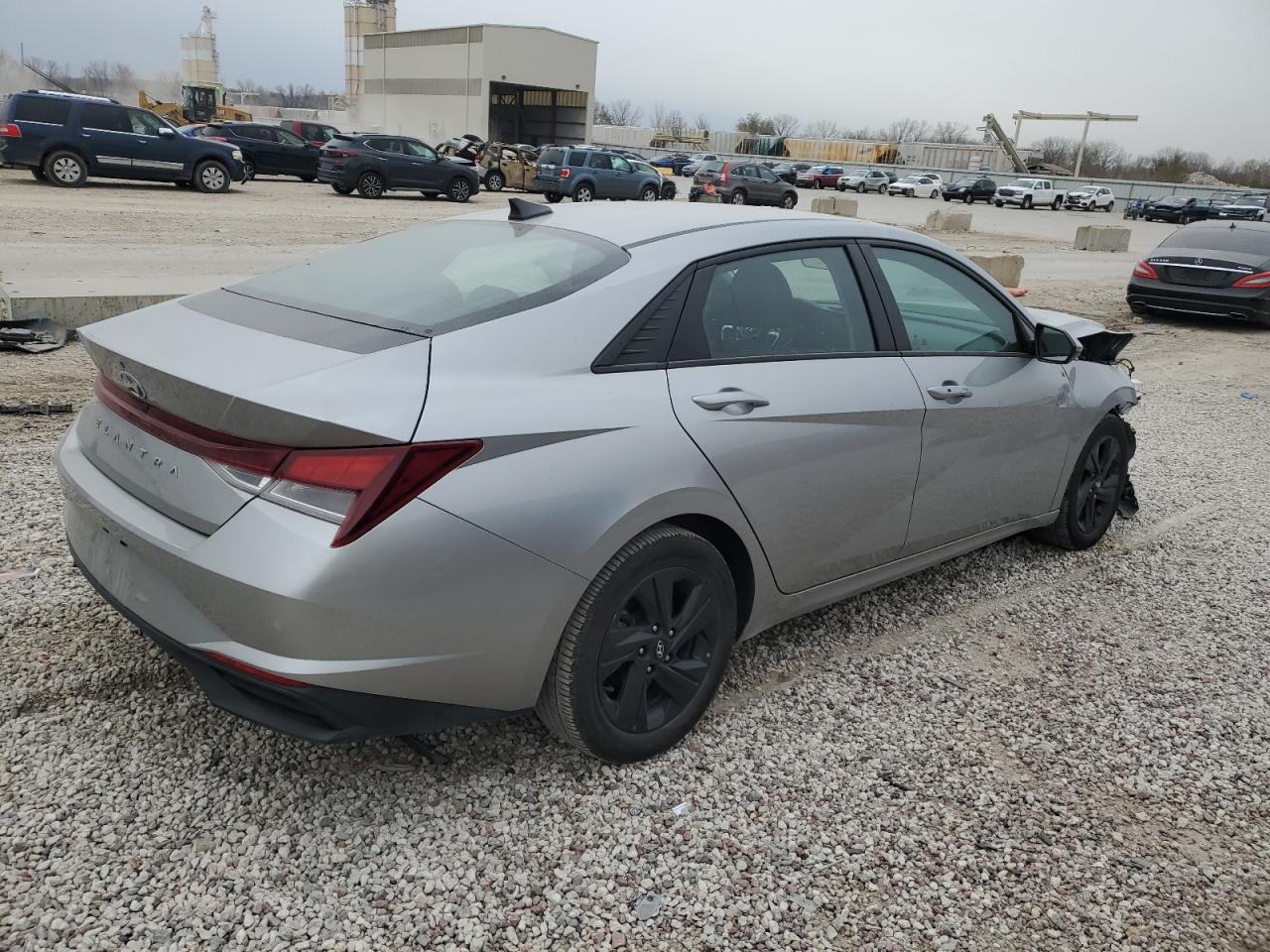 2021 Hyundai Elantra - Image 3