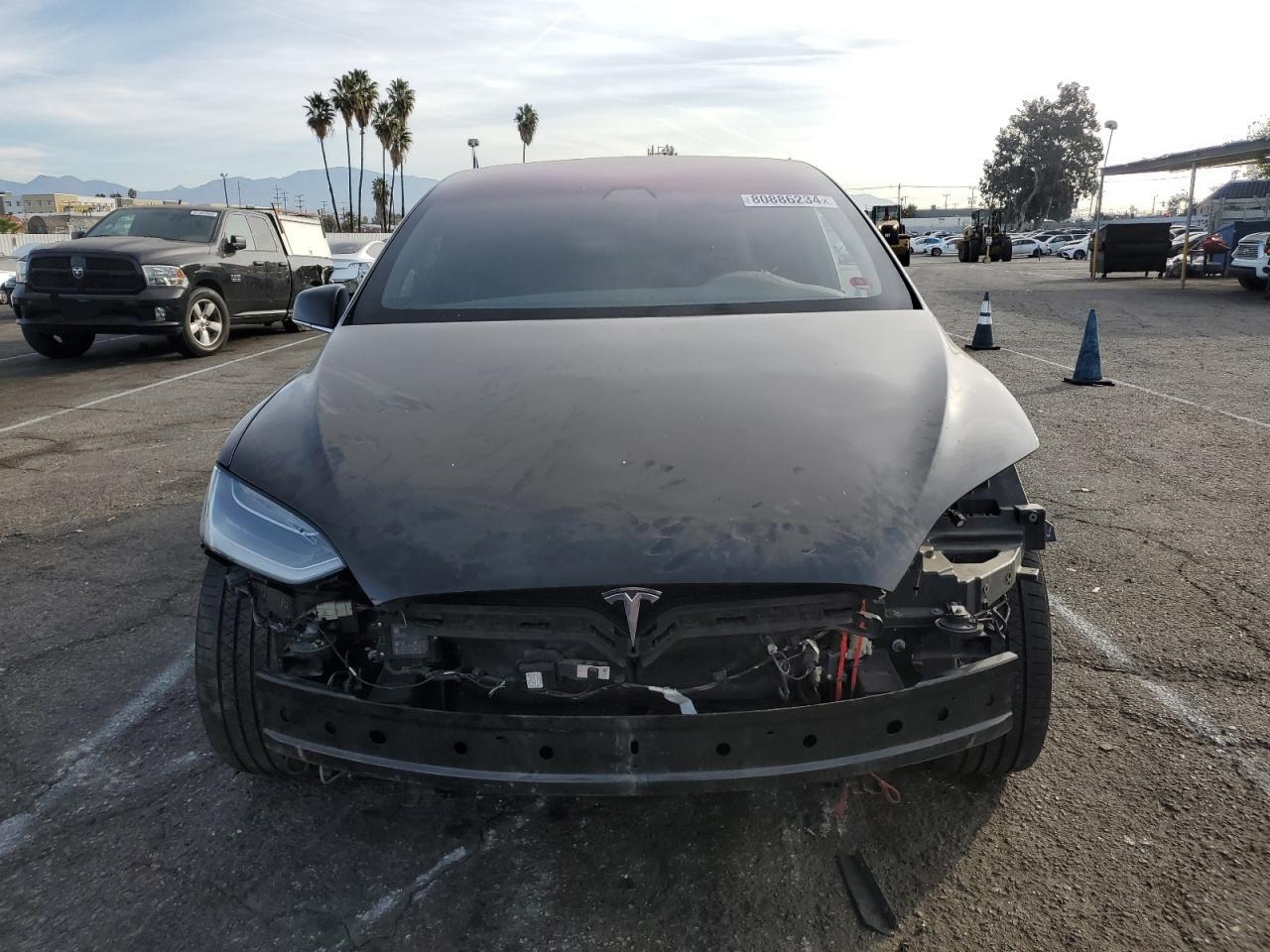 VIN 5YJXCDE27JF090242 2018 TESLA MODEL X no.5