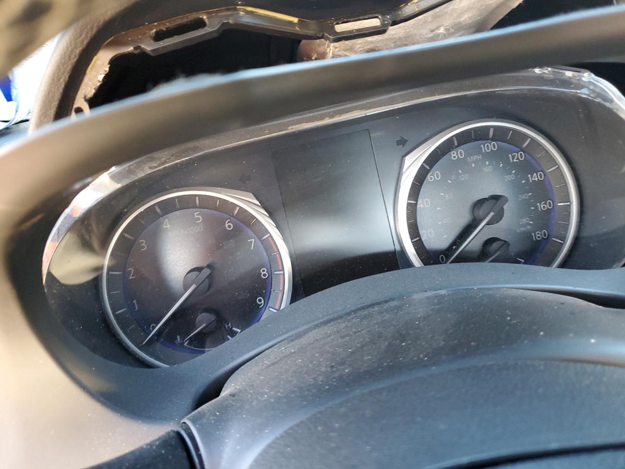 2017 Infiniti Q60 - Image 9
