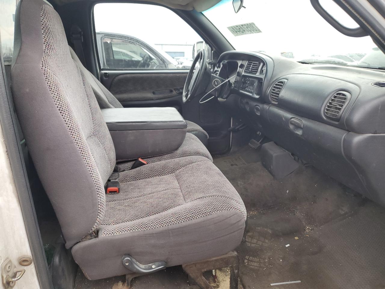 1999 Dodge RAM - Image 10