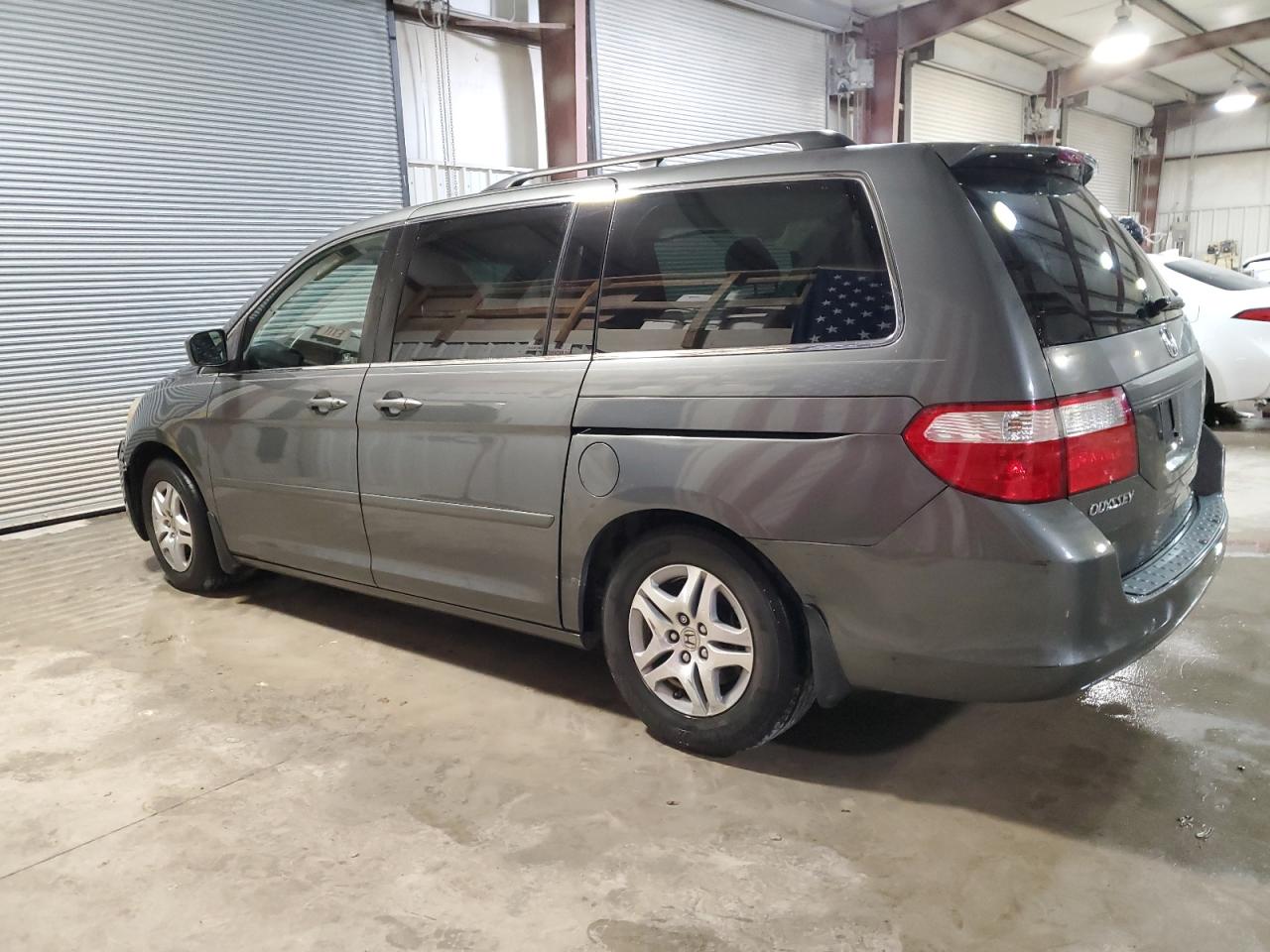 2007 Honda Odyssey - Image 2