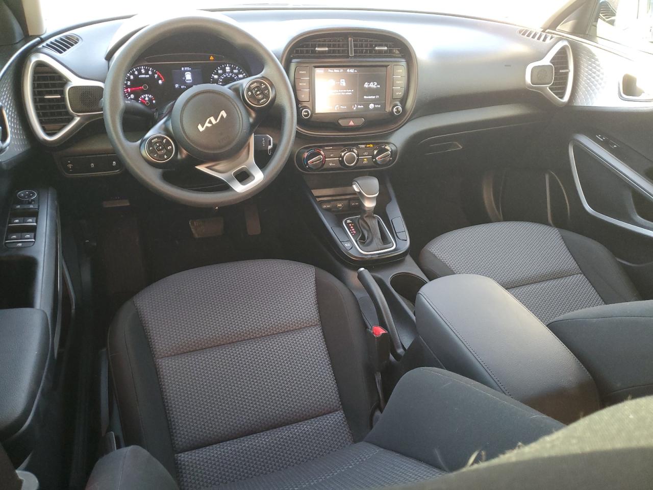 2022 Kia Soul - Image 8