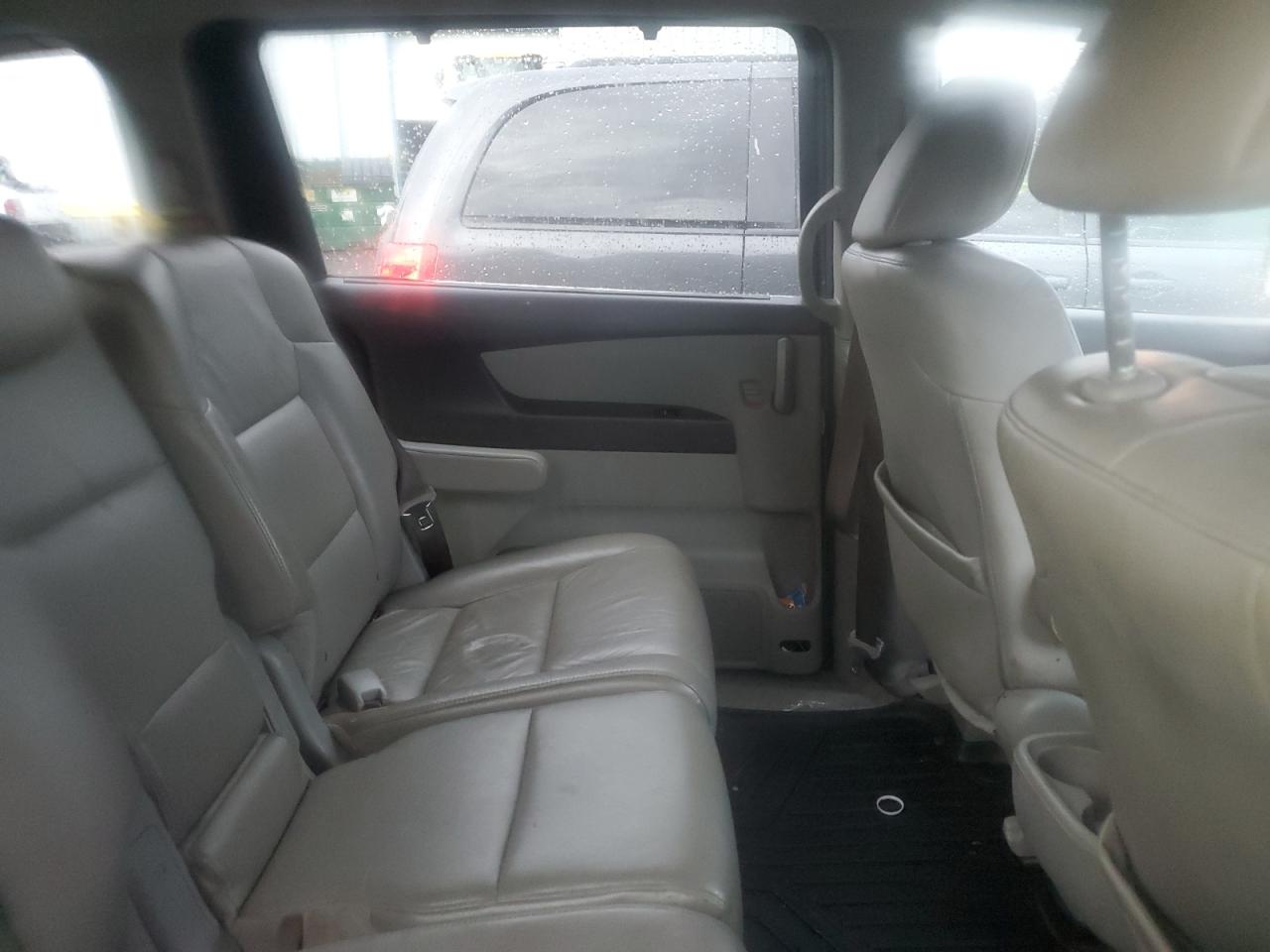 2011 Honda Odyssey - Image 11