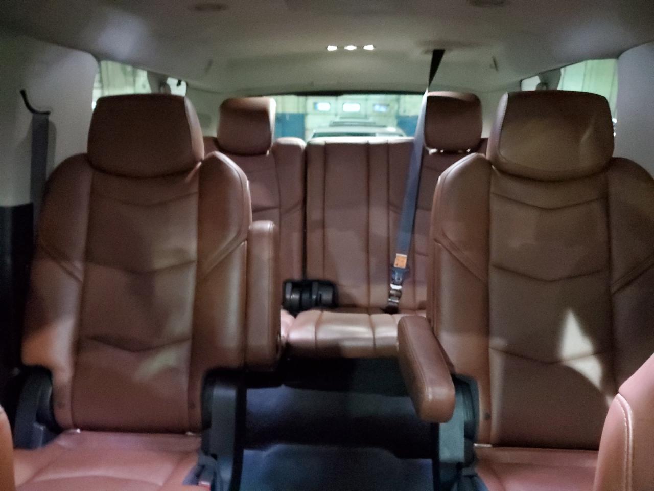 2016 Cadillac Escalade - Image 10
