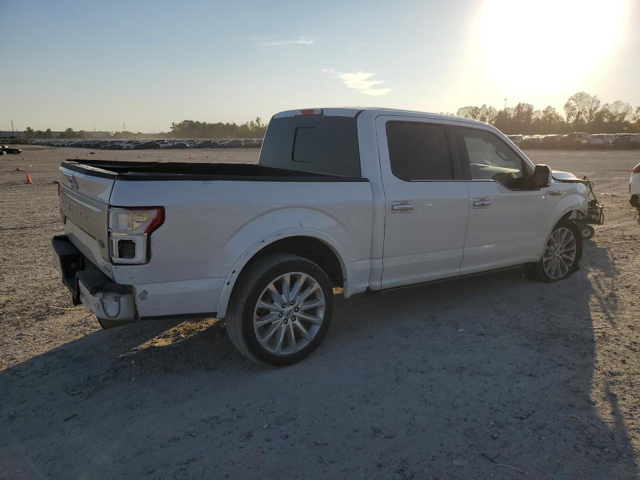 VIN 1FTEW1EG6KFA00181 2019 FORD F-150 no.3