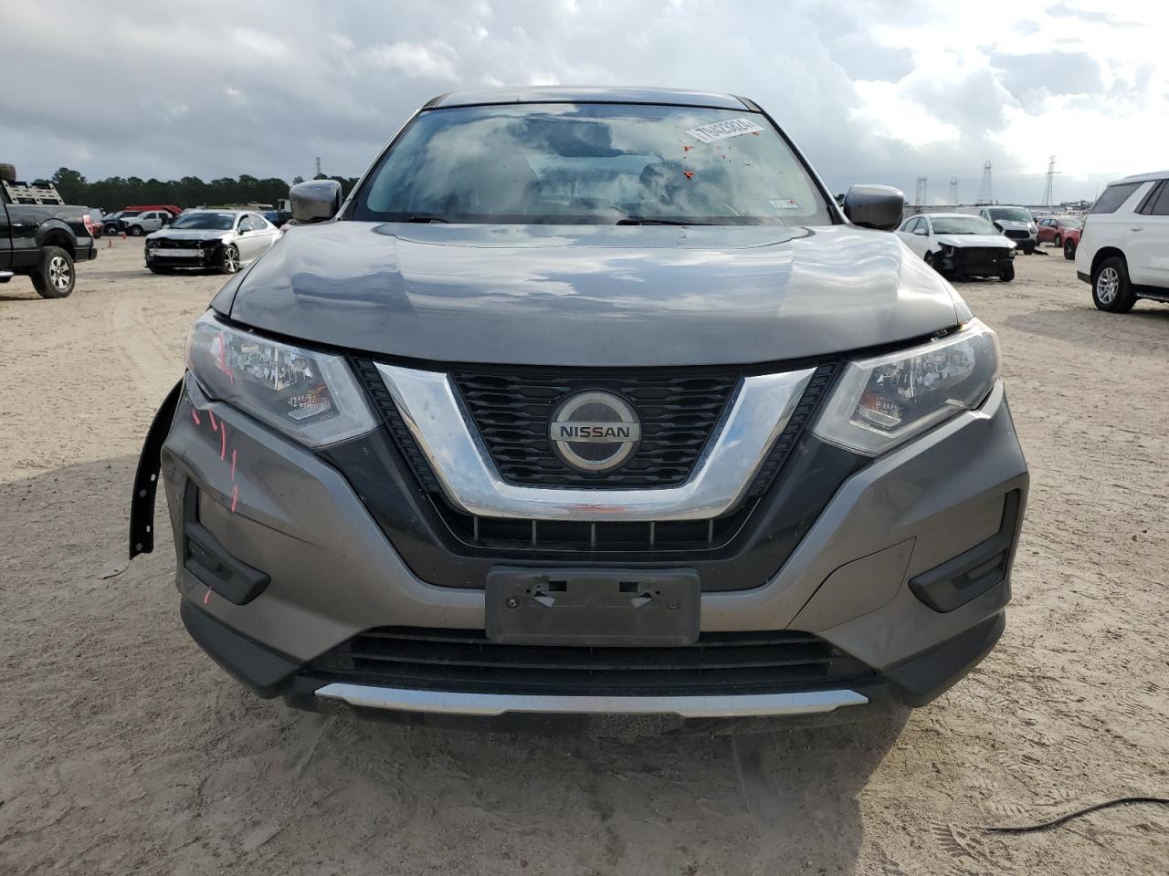 2018 Nissan Rogue - Image 5